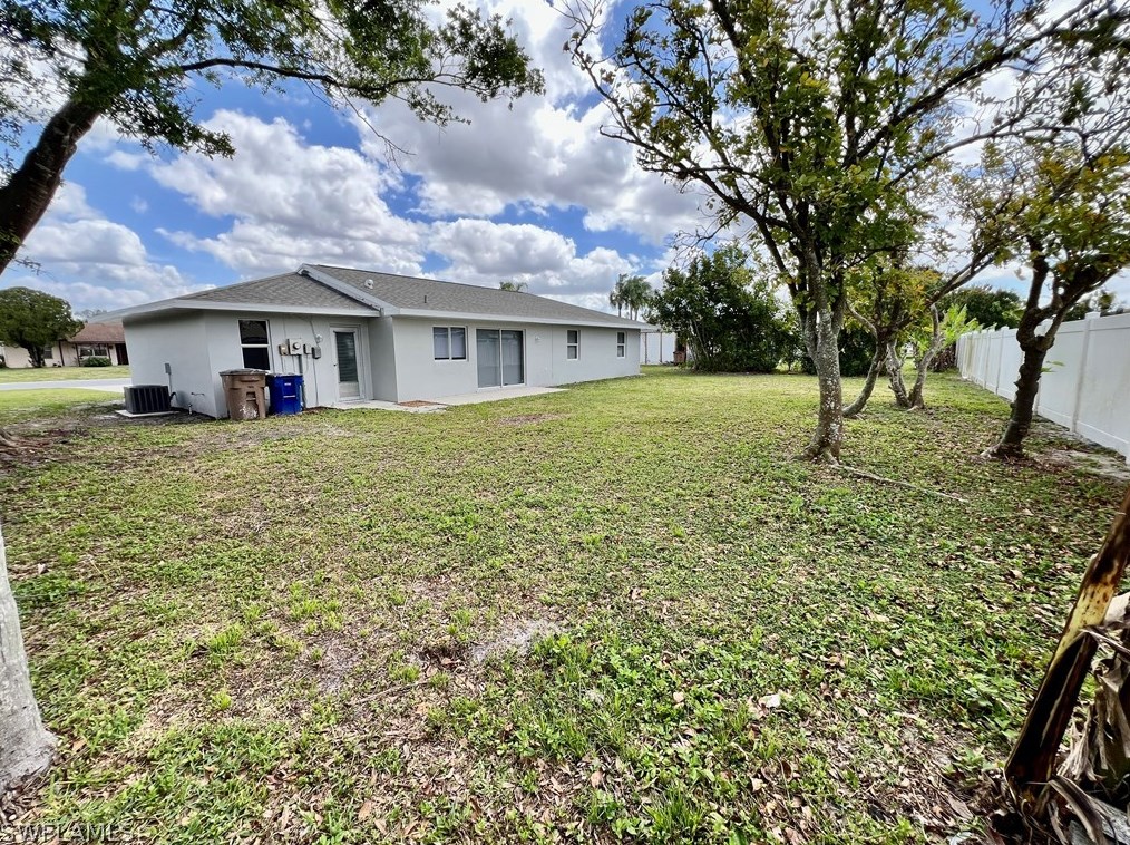 117 Contee Dr, Lehigh Acres FL  33936-5959 exterior