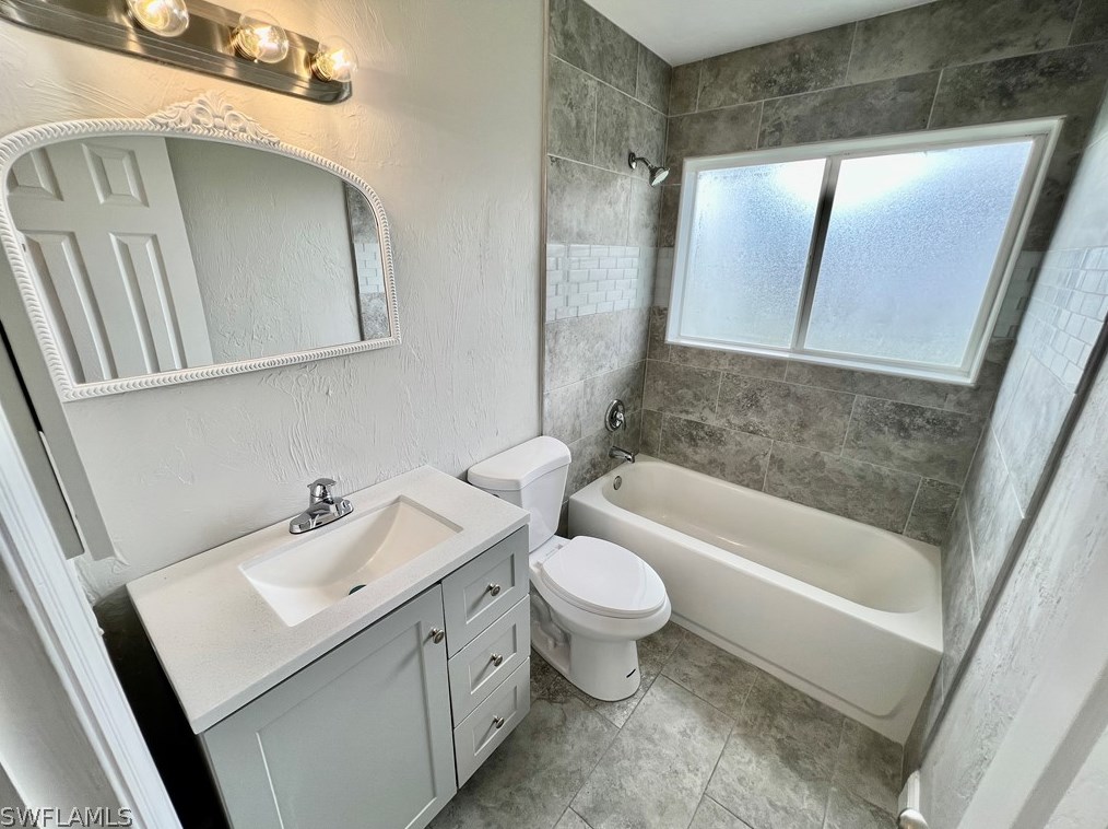 117 Contee Dr, Lehigh Acres FL  33936-5959 exterior