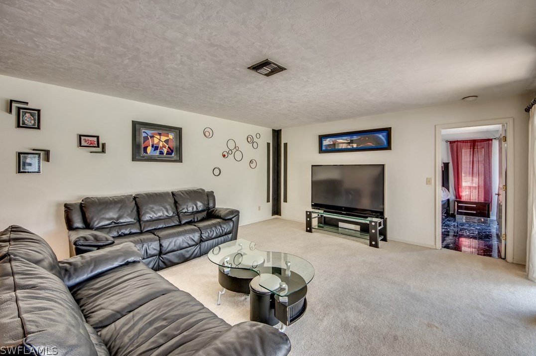 5809 Cordwood Ln, Fort Myers, FL 33919