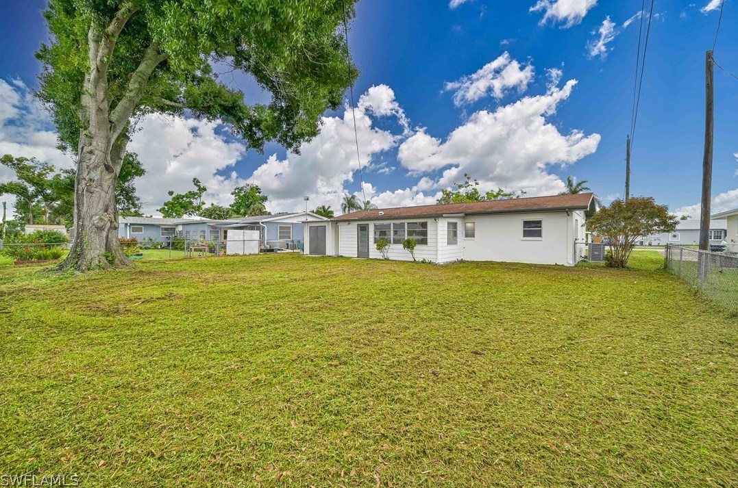1380 Pine Ave, Fort Myers, FL 33917-3435