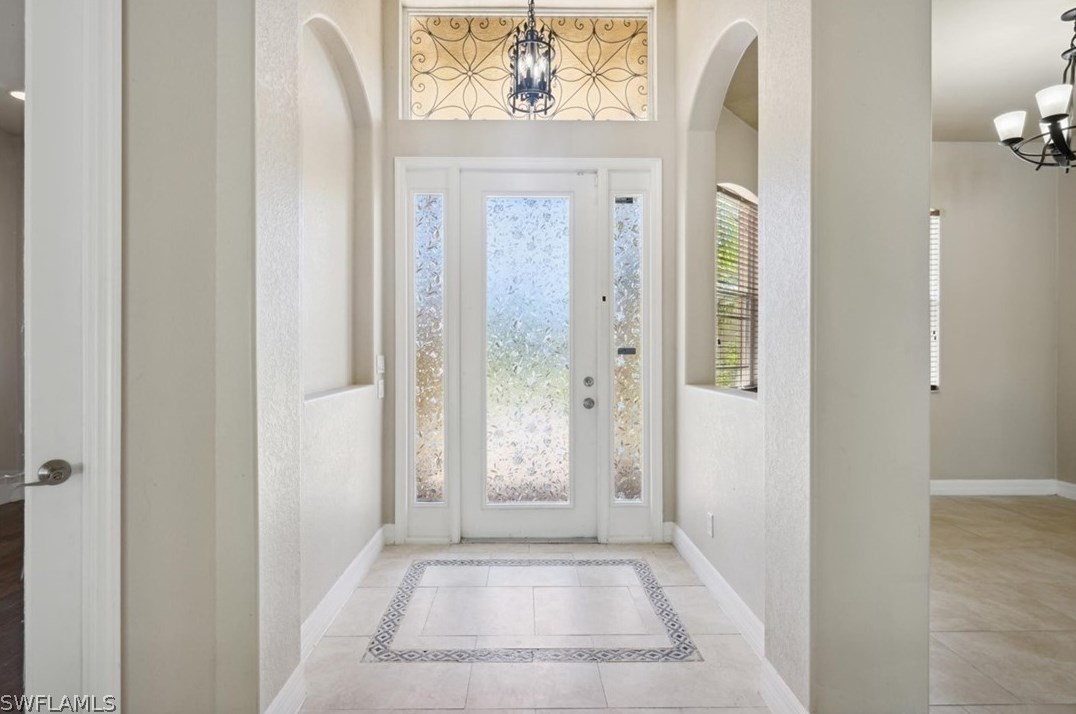 441 10th Ave, Naples, FL 34120-2081