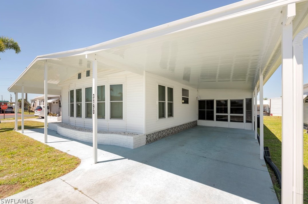 3190 Mercury Ln, Fort Myers, FL 33903-1108