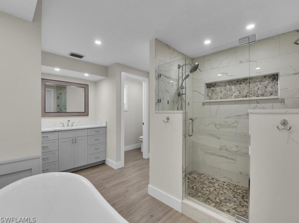 491 Cypress Way, Naples FL 34110-1107 exterior