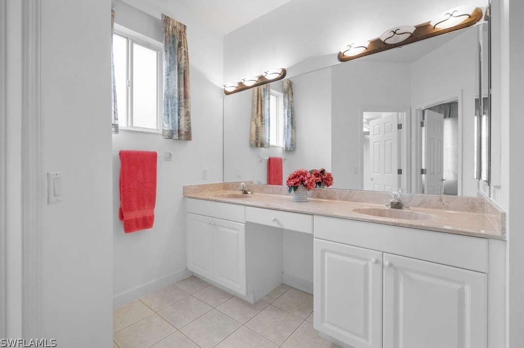 7935 Harmony Lake Ct, Fort Myers FL  33907-6806 exterior