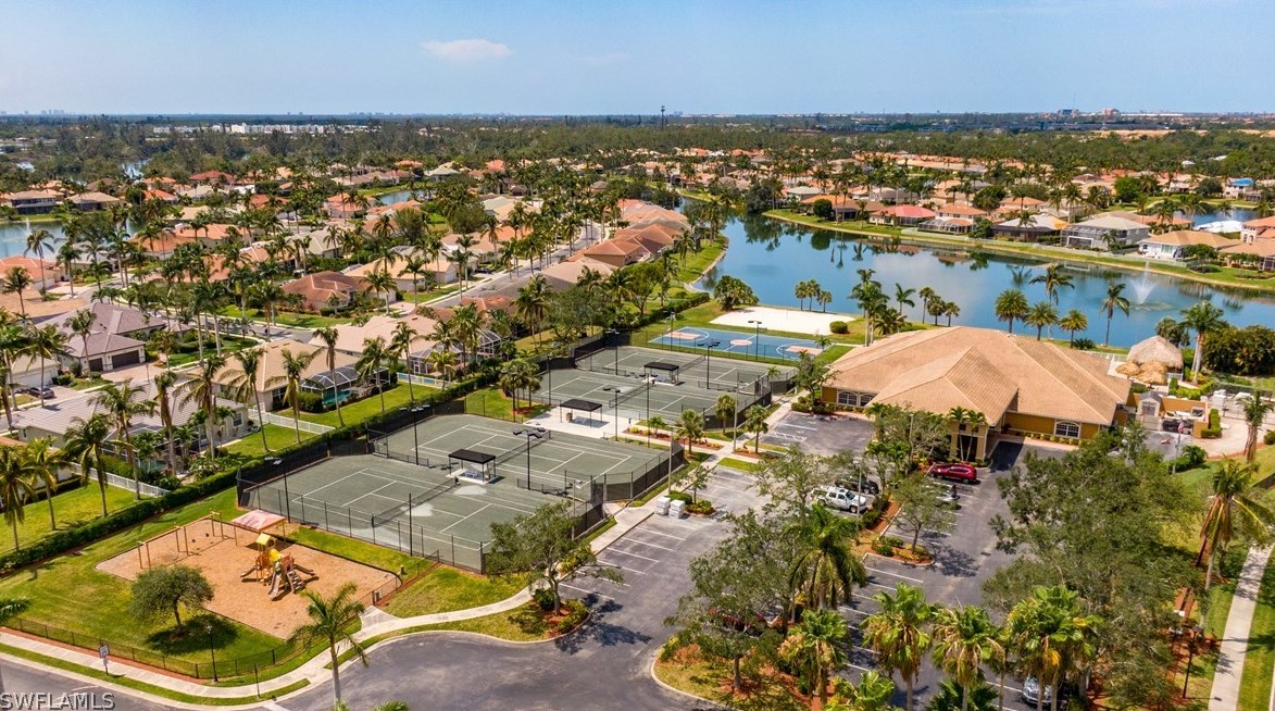 7935 Harmony Lake Ct, Fort Myers FL  33907-6806 exterior