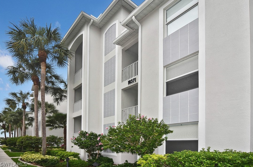10371 Butterfly Palm Dr, Fort Myers, FL 33966-7956