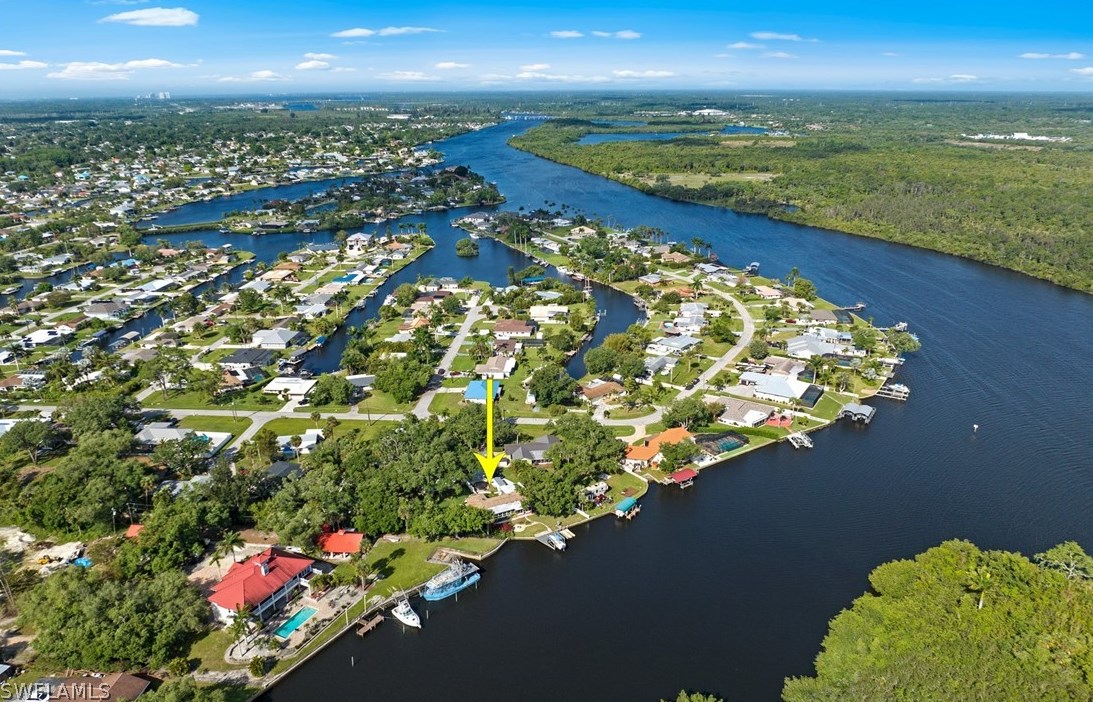 13782 River Forest Dr, Fort Myers, FL 33905-1820
