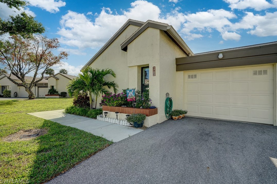 1702 Bent Tree Cir, Fort Myers, FL 33907-8006