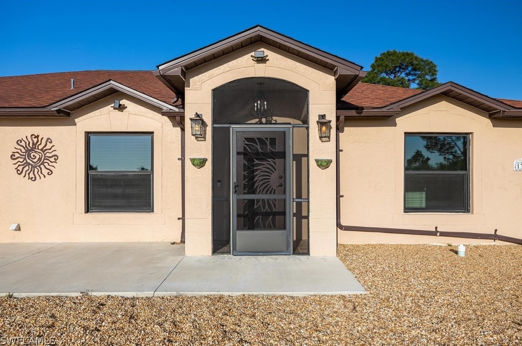 1307 Abbott Ave, Lehigh Acres, FL 33972-2819