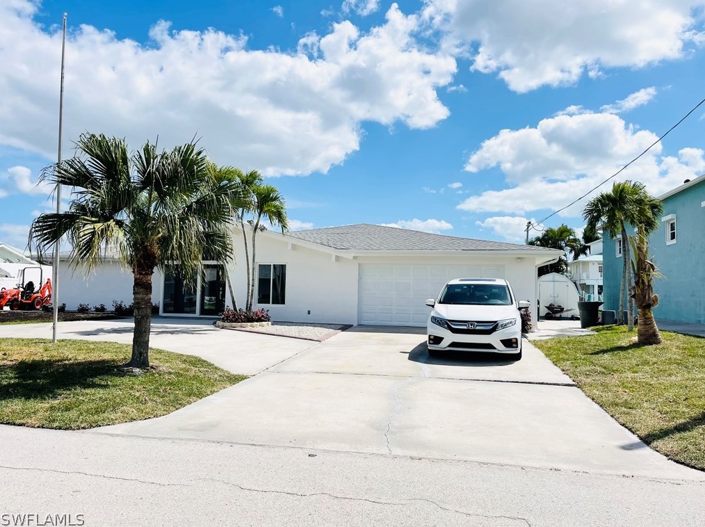 6401 Plumosa Ave, Fort Myers, FL 33908-4644