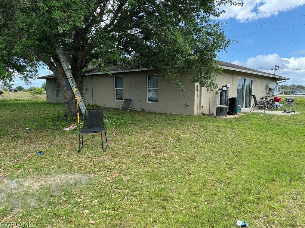 1592 Gretchen Ave, Lehigh Acres, FL 33973-2600
