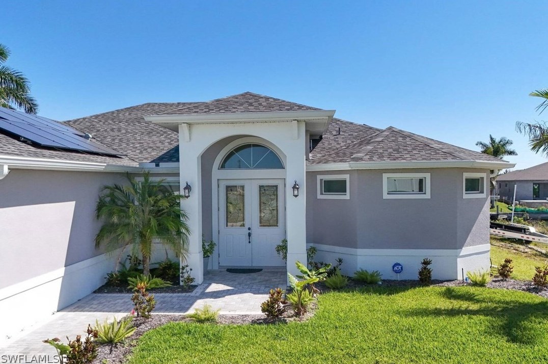 1857 36th Pl, Cape Coral, FL 33993-3538