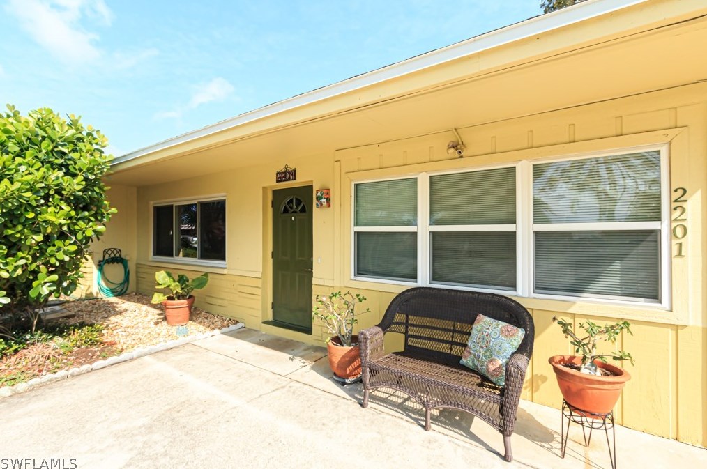 2201 Elkton Ct, Fort Myers, FL 33907-3012