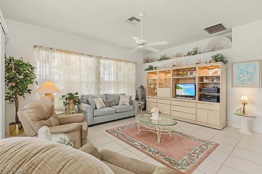 1401 52 Ln, Cape Coral FL  33914-7405 exterior