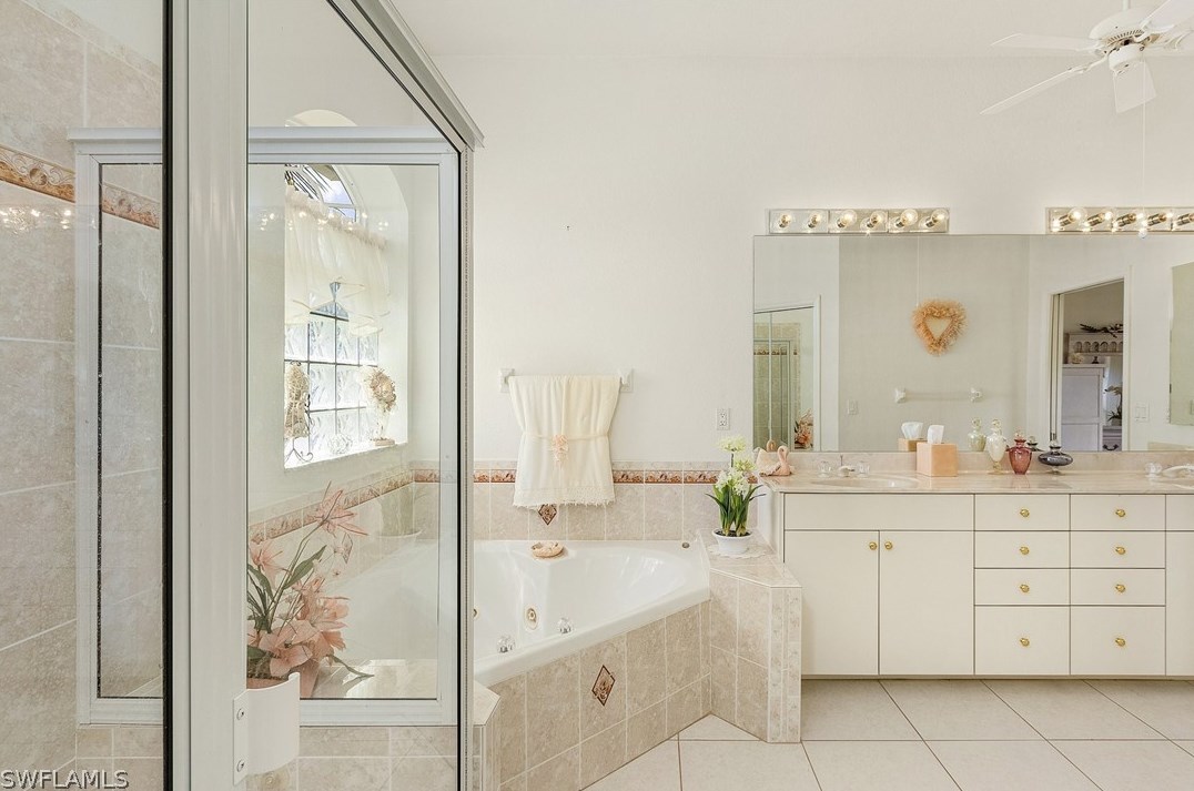 1401 52 Ln, Cape Coral FL  33914-7405 exterior