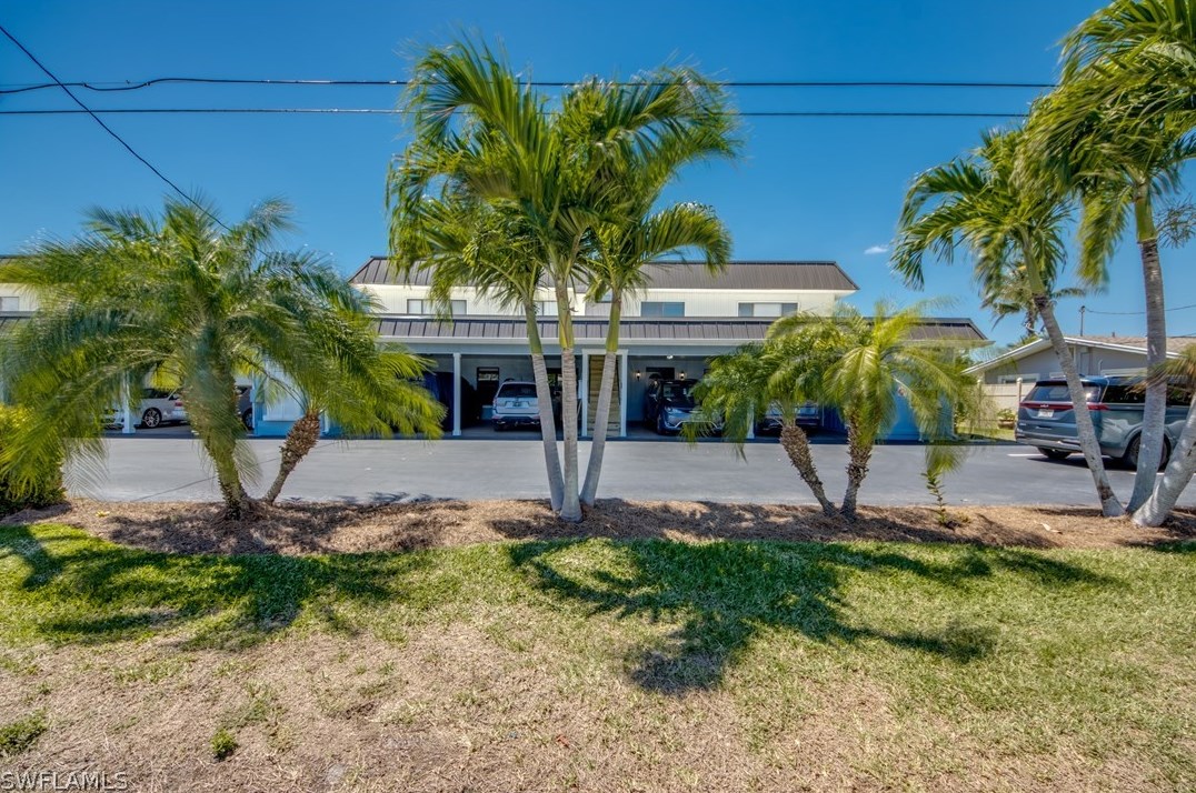 4924 Viceroy St, Cape Coral, FL 33904-9052