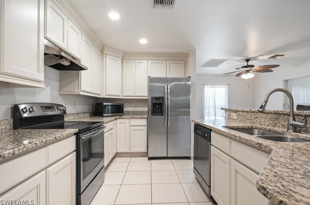 6117 Laurelwood Dr, Fort Myers, FL 33905-7703