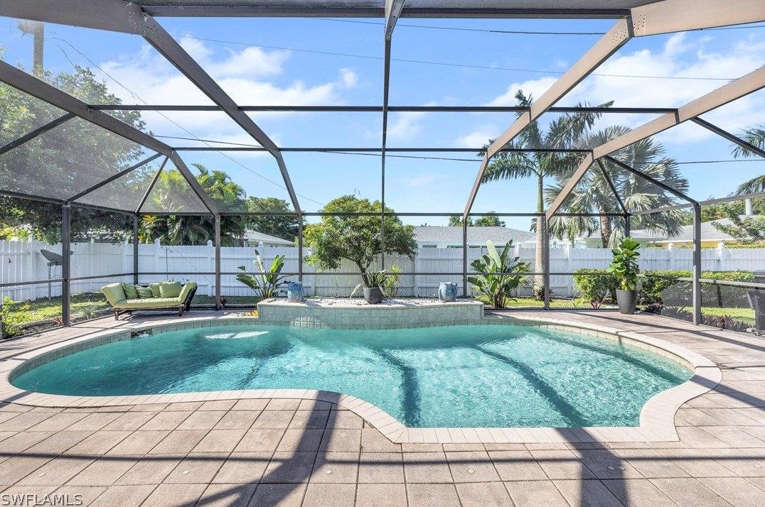 1350 Tanglewood Pkwy, Fort Myers, FL 33919-1948