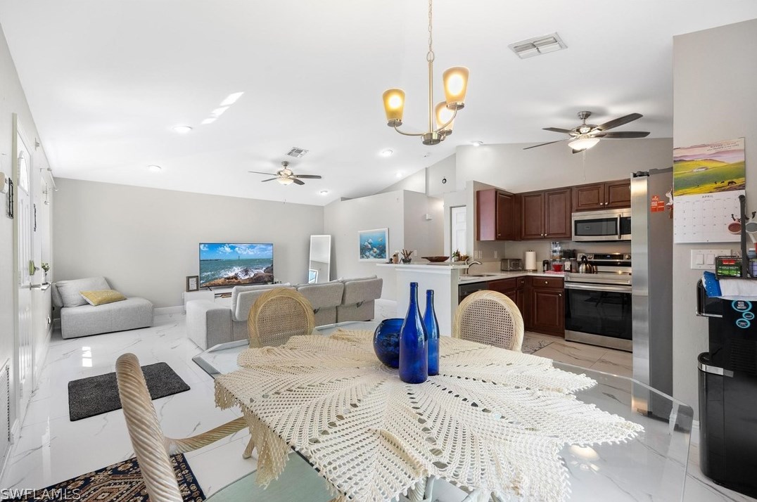 10017 Connecticut St, Bonita Springs FL  34135-4635 exterior