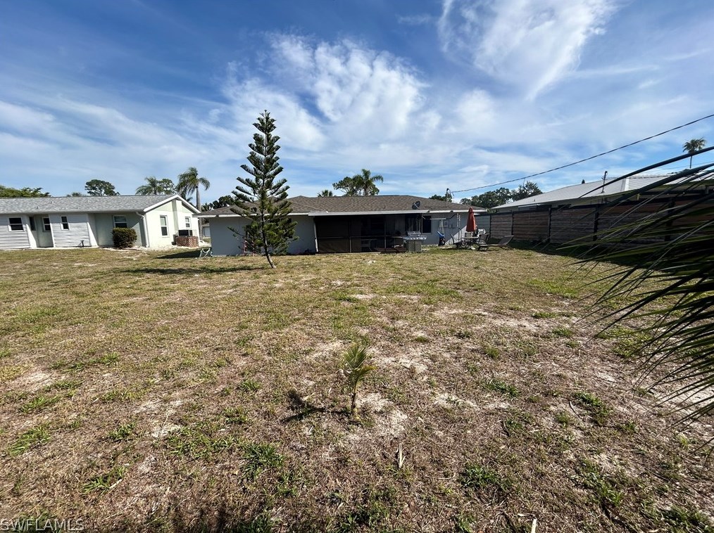 10107 Sunshine Dr, Bonita Springs, FL 34135-5038