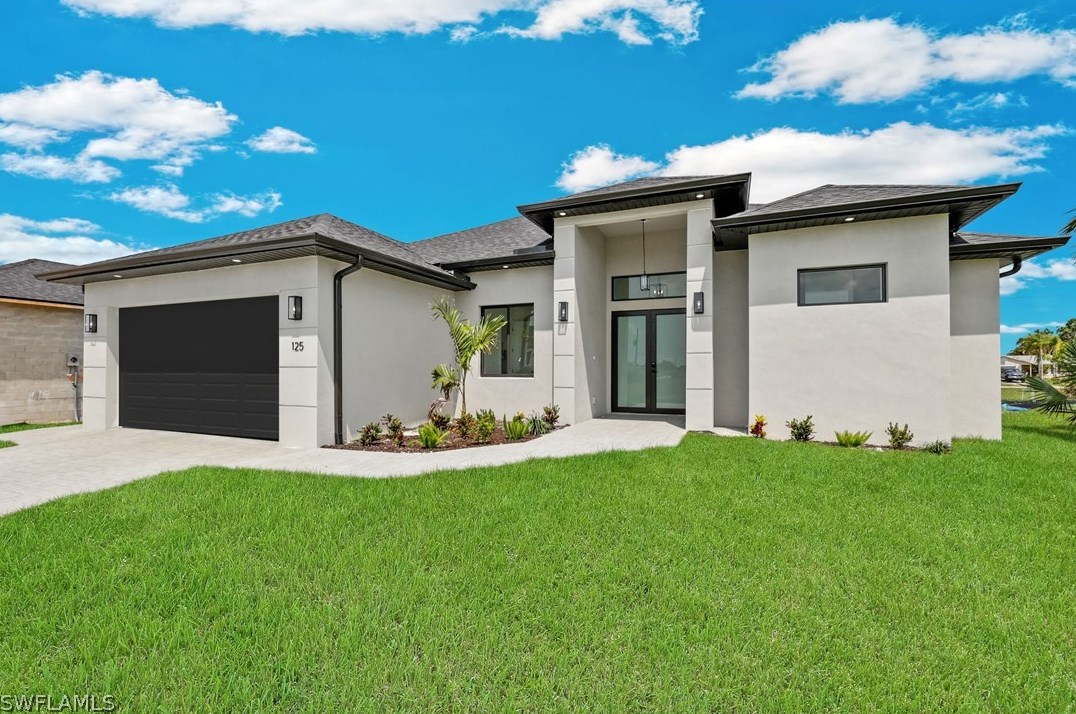 125 13th St, Cape Coral, FL 33990-2033