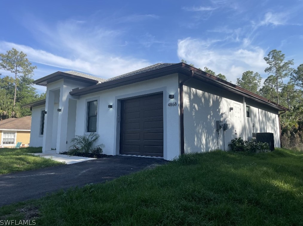 4868 16th Ave, Naples, FL 34117-8102