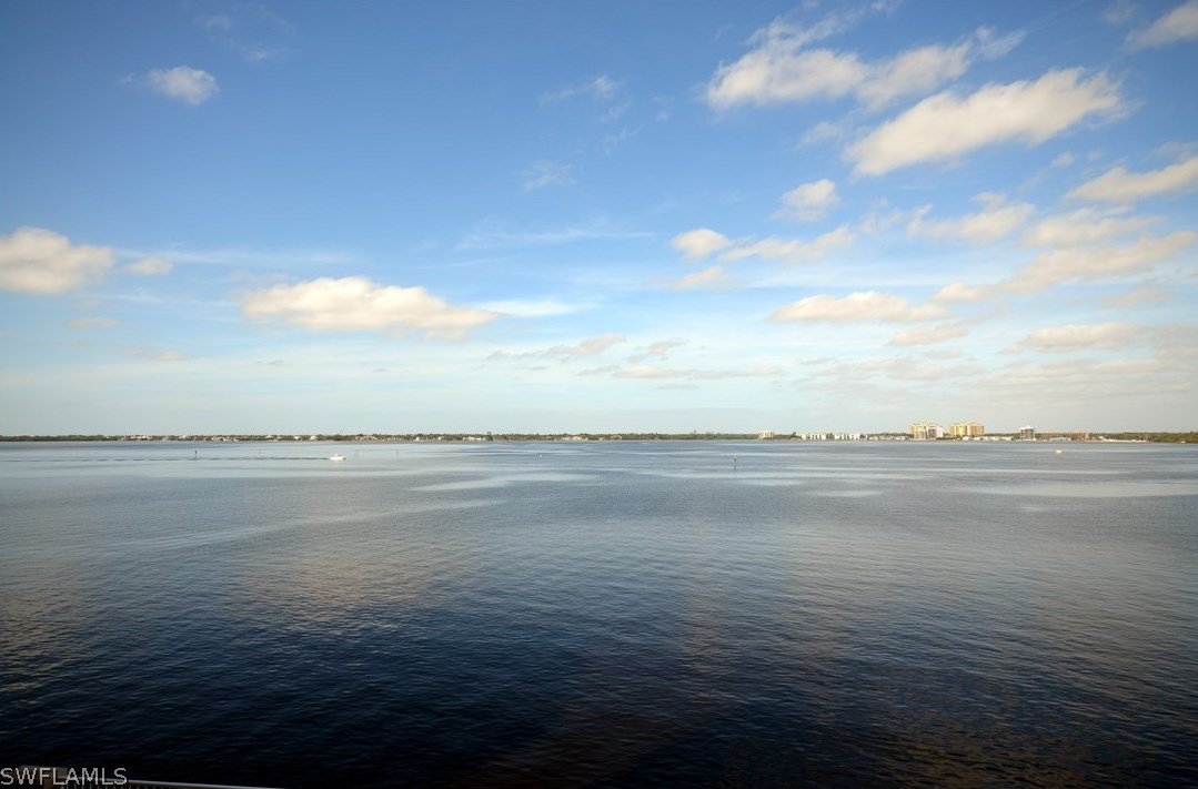 2104 1st St, Fort Myers FL  33901-3224 exterior