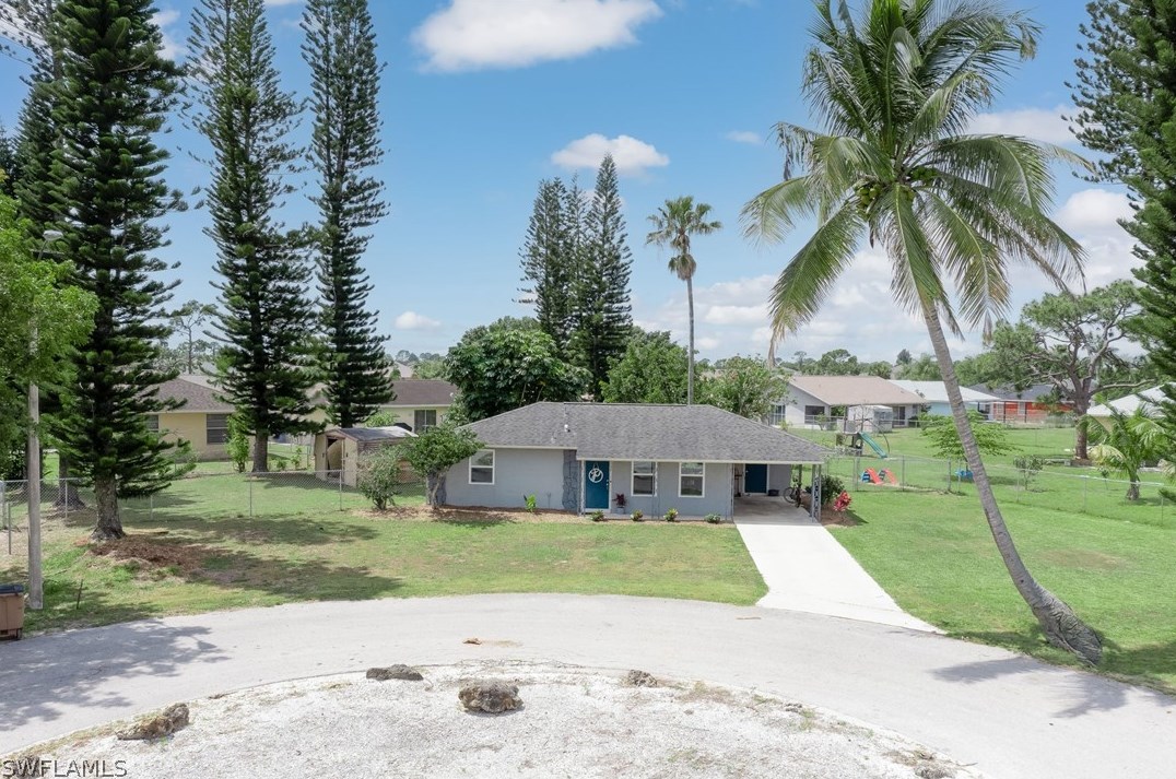 10750 Cocoatree Ct, Lehigh Acres, FL 33936