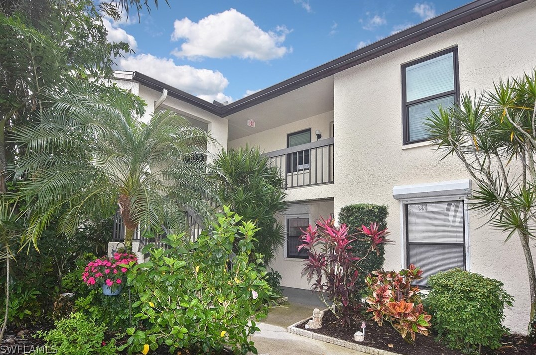 9285 Lake Park Dr #102, Fort Myers, FL 33919