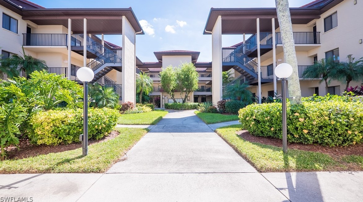 13011 Cross Creek Blvd, Fort Myers FL  33912-4688 exterior