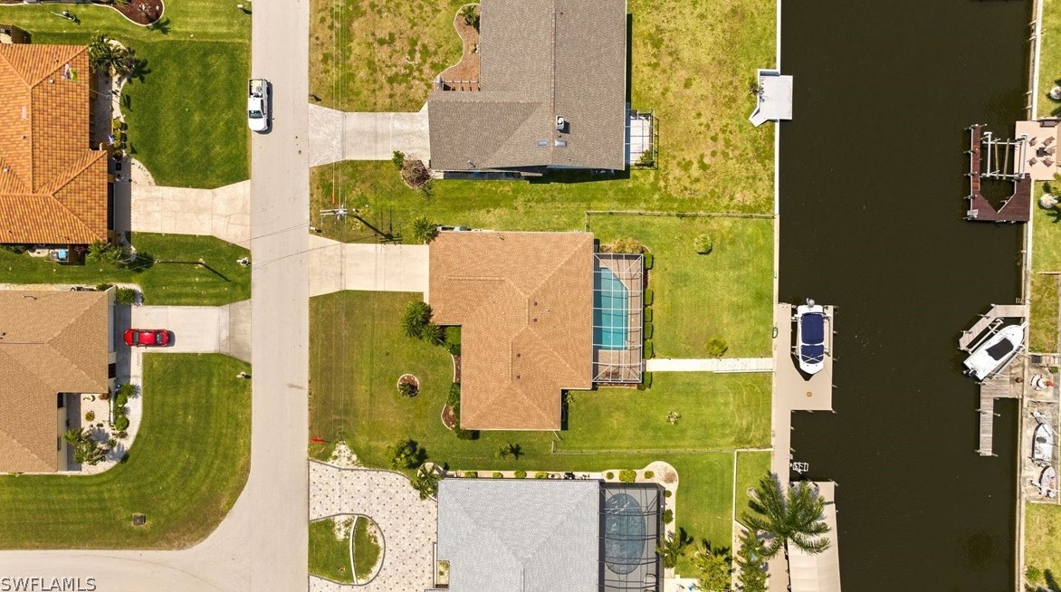 1213 28th Ter, Cape Coral, FL 33904-3916