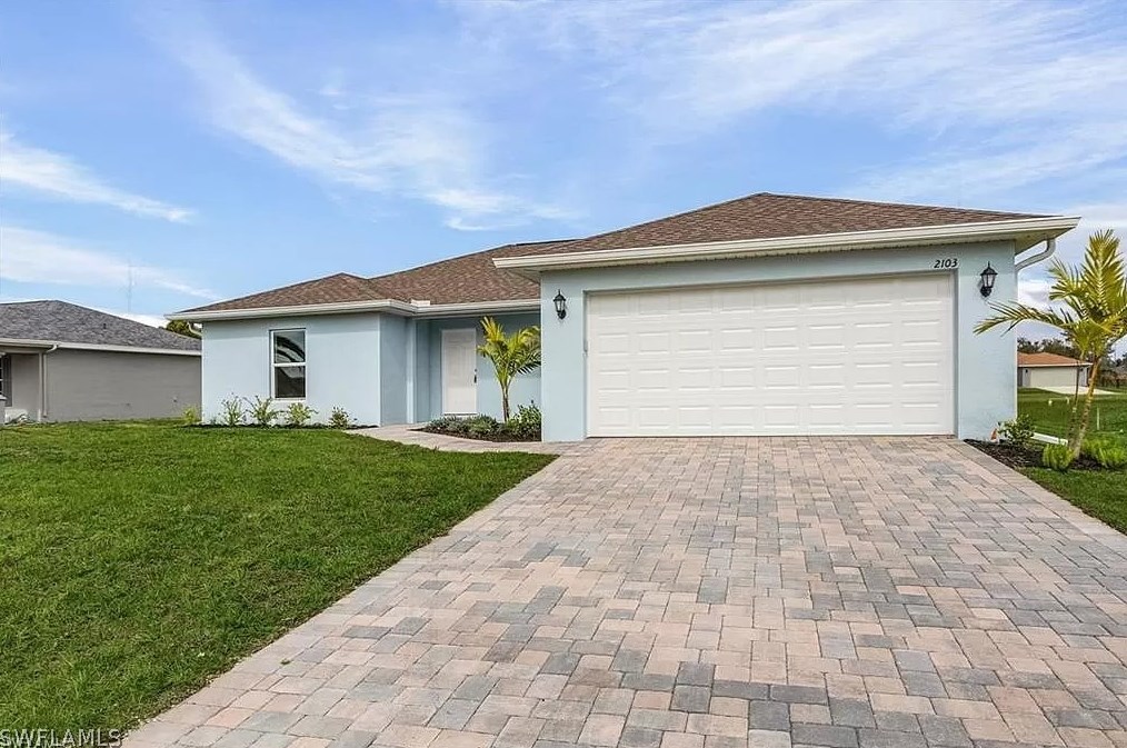 2103 Ne 25th St, Cape Coral, FL 33909