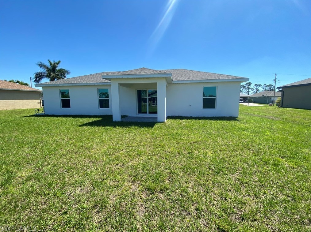 917 32nd St, Cape Coral, FL 33904-2941