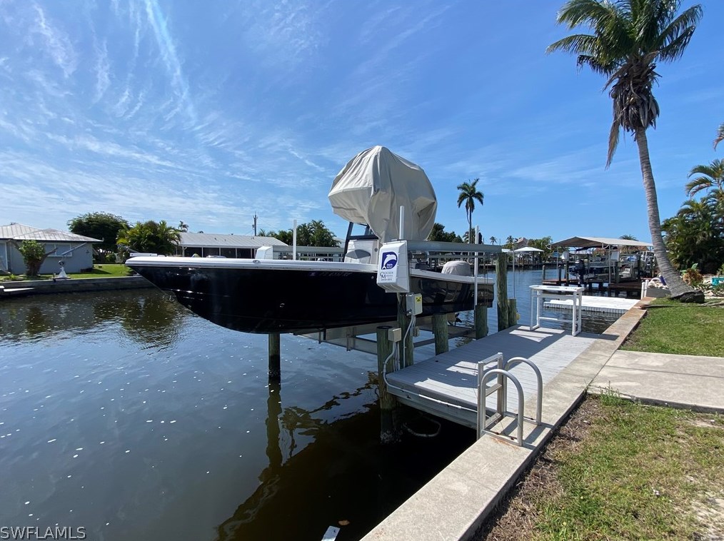 2823 Janet St, Cape Coral, FL 33993-9749