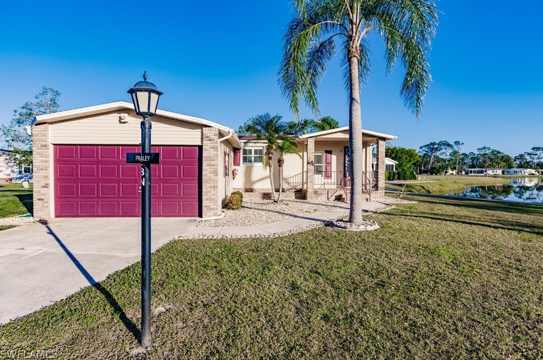 10115 Pine Lakes Blvd, Fort Myers, FL 33903-9042