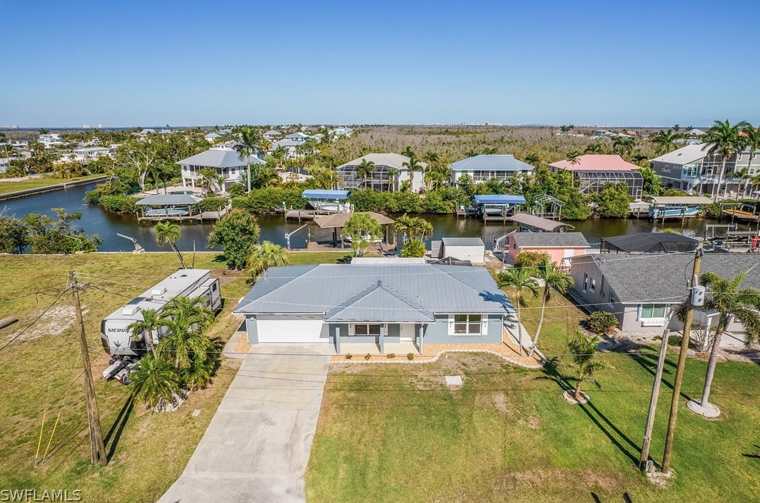 2596 Baybreeze St, Saint James City, FL 33956