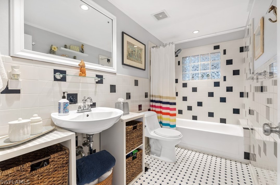 804 Entrada Dr, Fort Myers FL  33919-3212 exterior