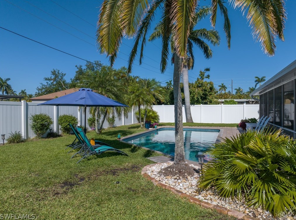 804 Entrada Dr, Fort Myers FL  33919-3212 exterior