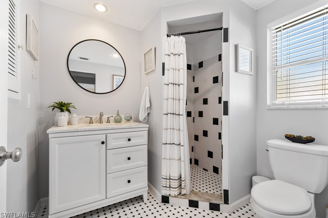 804 Entrada Dr, Fort Myers FL  33919-3212 exterior