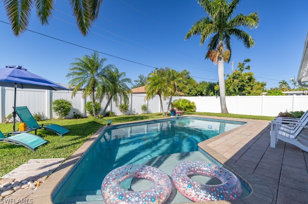 804 Entrada Dr, Fort Myers FL  33919-3212 exterior