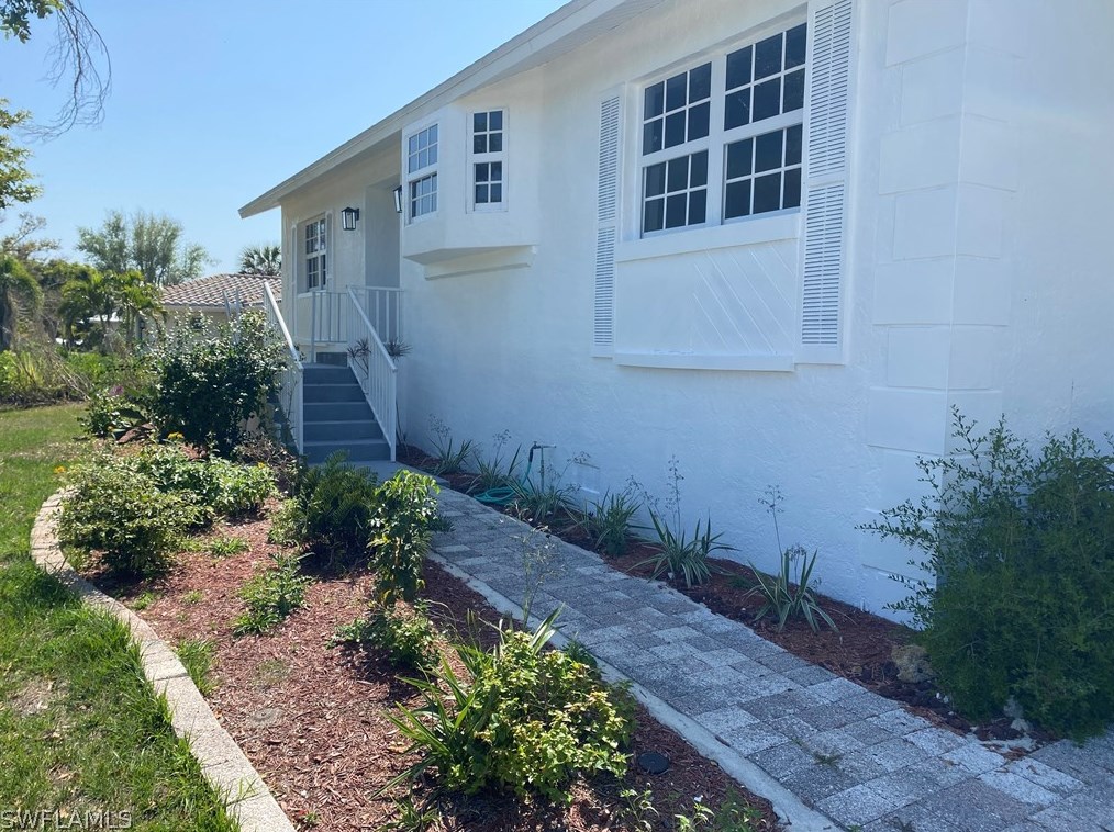 713 Durion Ct, Sanibel, FL 33957