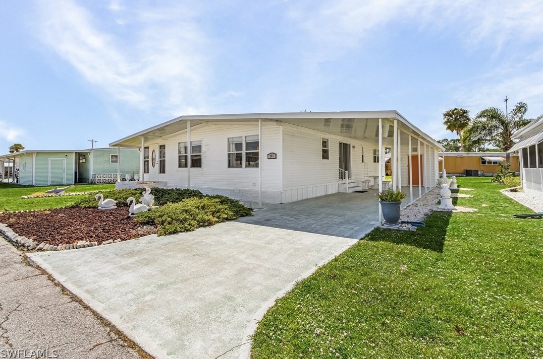 301 Twig Ct, Fort Myers, FL 33917-7427