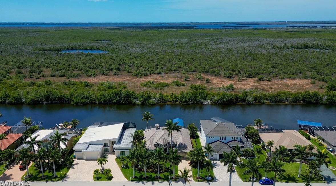 4404 28th Pl, Cape Coral, FL 33914-6070