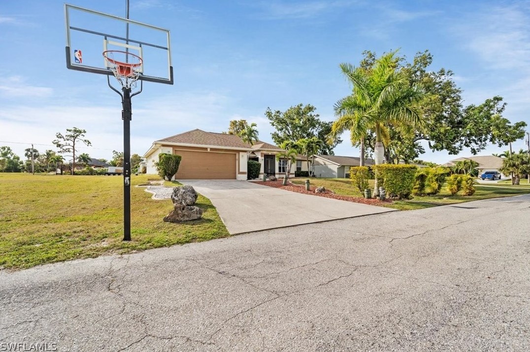 2620 21st Ct, Cape Coral, FL 33909-4597