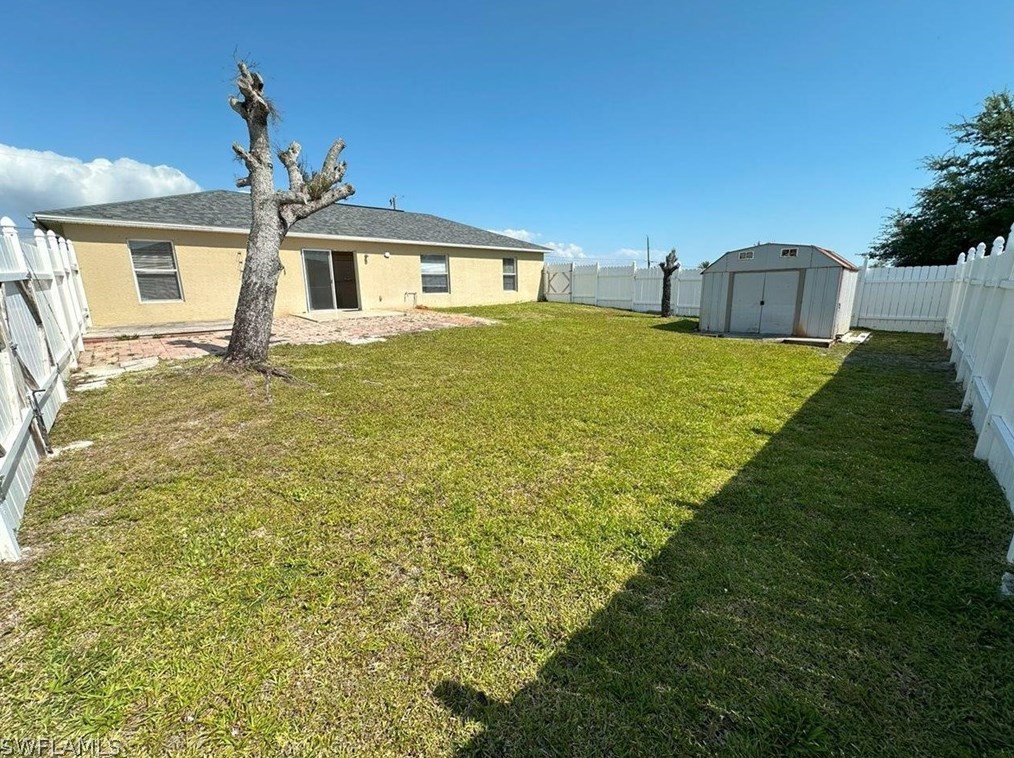 922 2nd Pl, Cape Coral FL  33909-1204 exterior