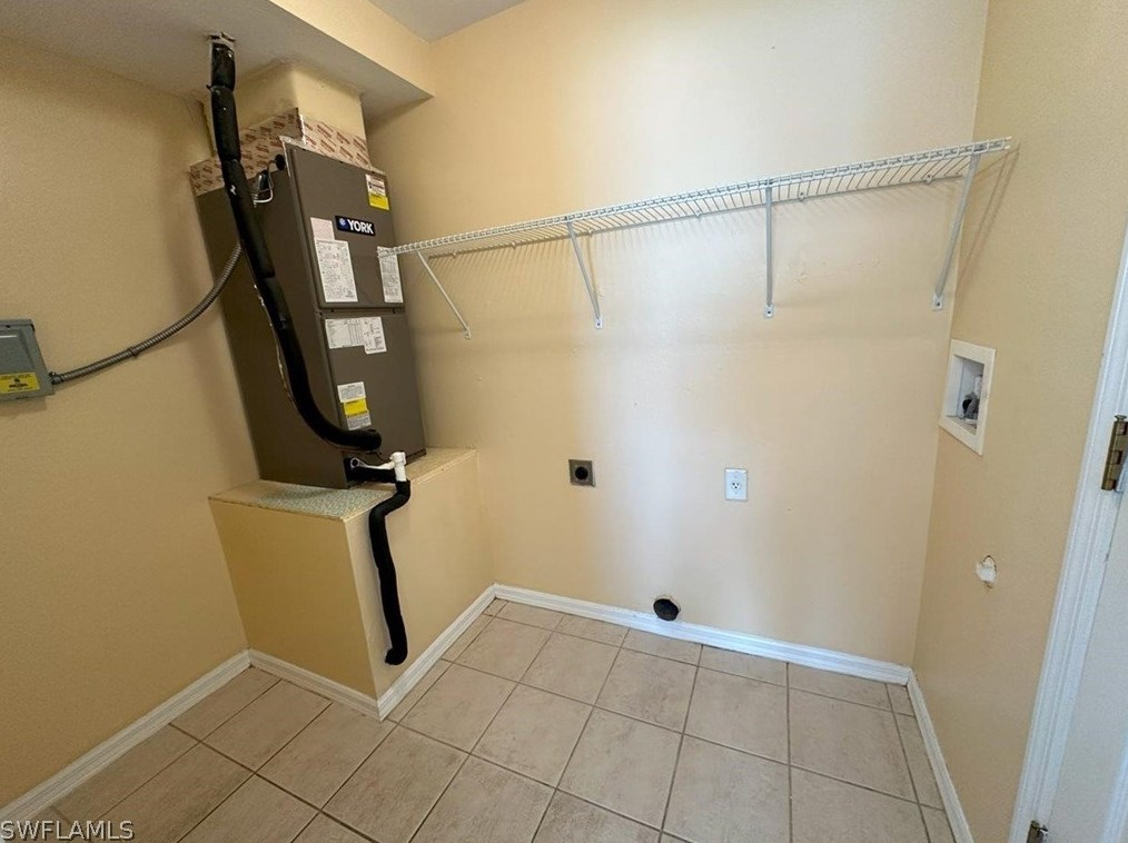 922 2nd Pl, Cape Coral FL  33909-1204 exterior