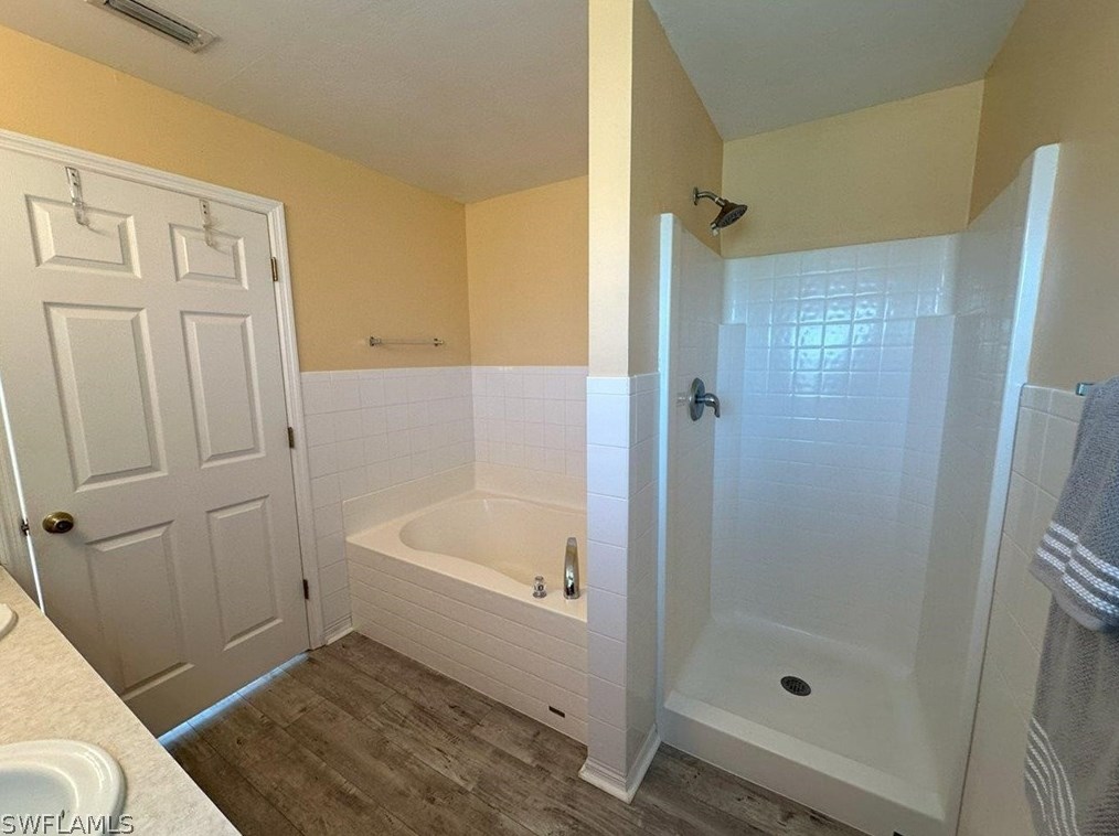 922 2nd Pl, Cape Coral FL  33909-1204 exterior