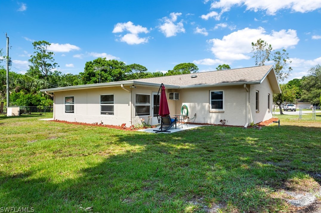 2989 Ribbon Ct, Fort Myers, FL 33905-2402