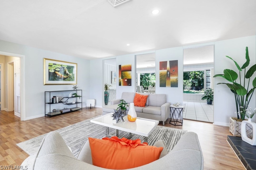 1281 Caloosa Dr, Fort Myers FL  33901-6715 exterior