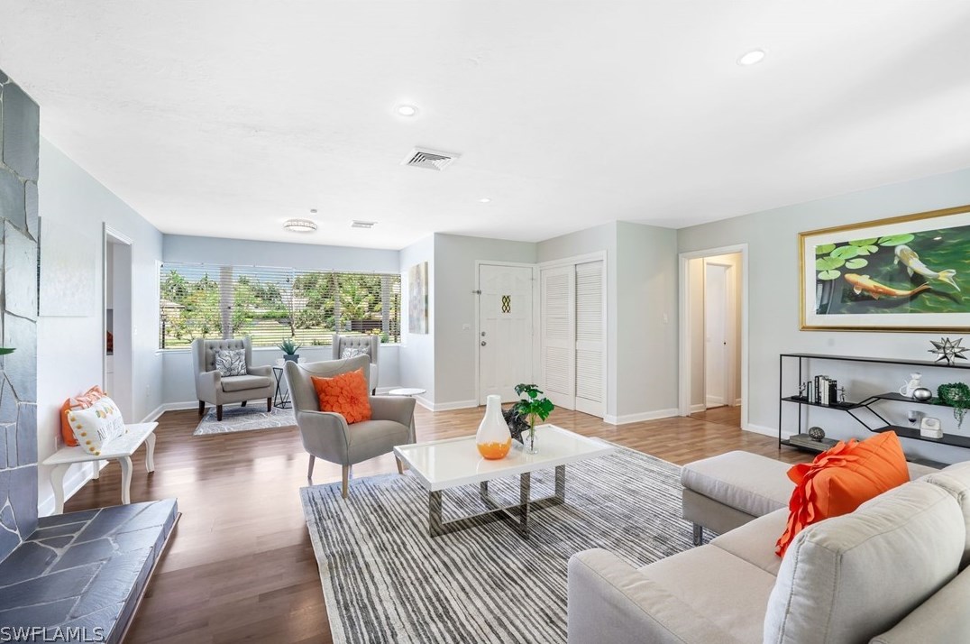 1281 Caloosa Dr, Fort Myers FL  33901-6715 exterior